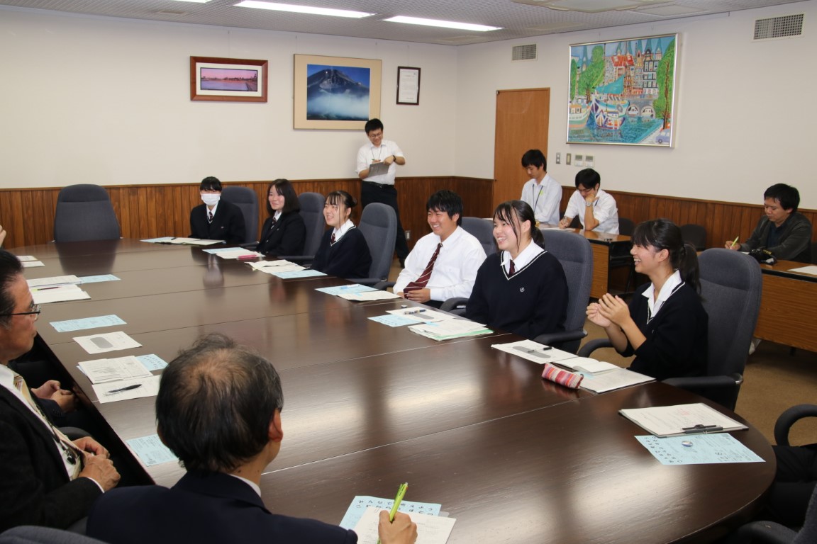 雰囲気も和み、笑顔がこぼれる