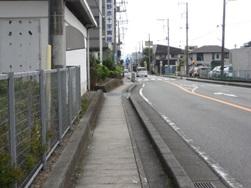 歩道と道路の写真