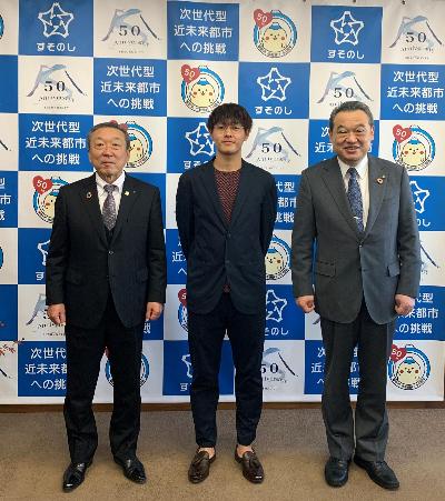 令和3年12月20日市長表敬訪問三枝選手