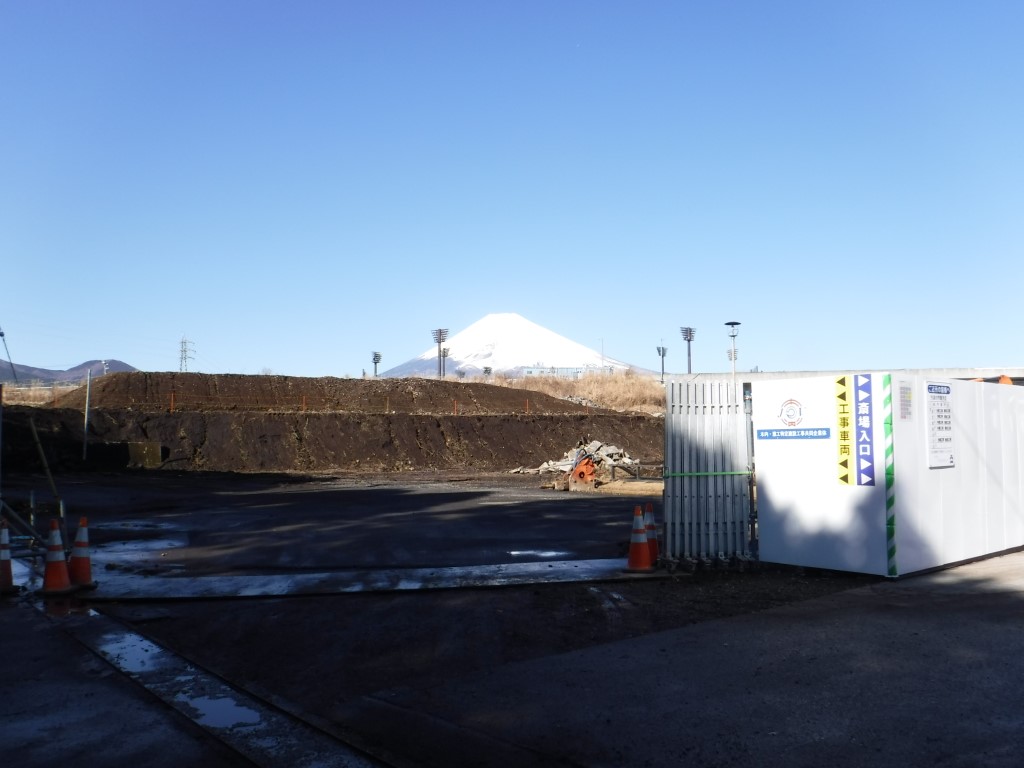 新火葬施設から望む富士山