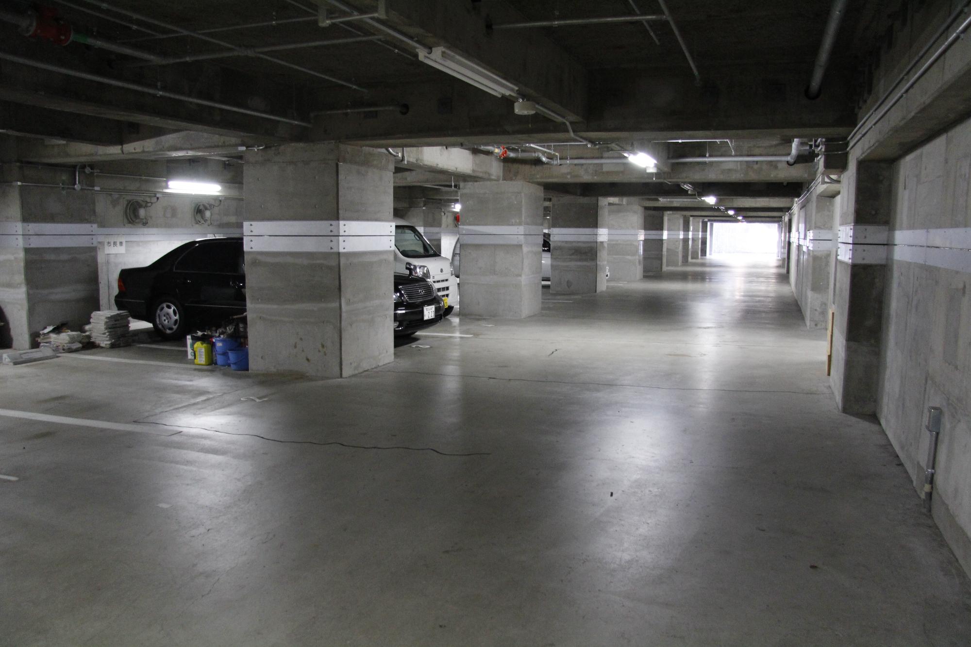 地下駐車場1