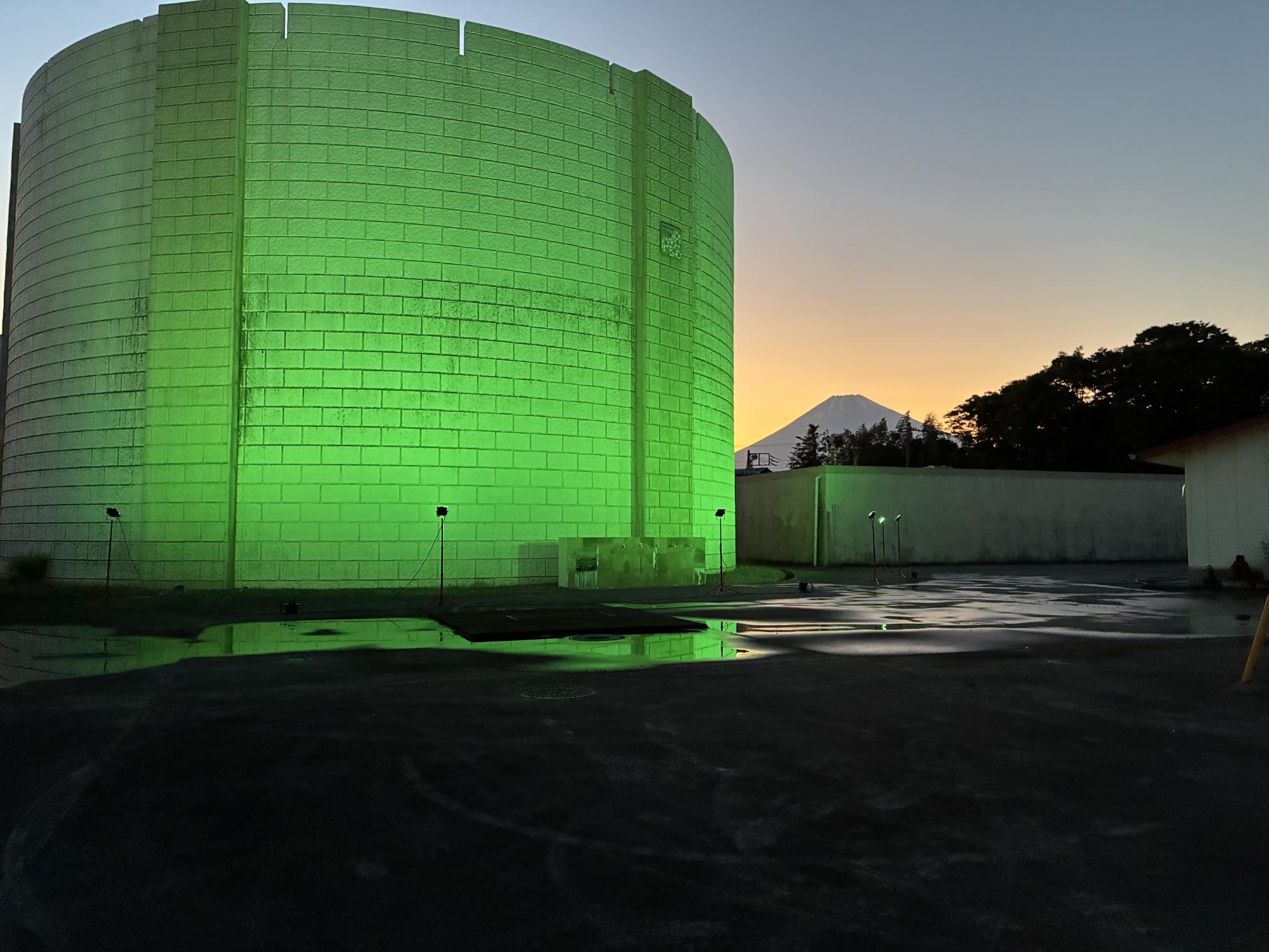 配水場と富士山
