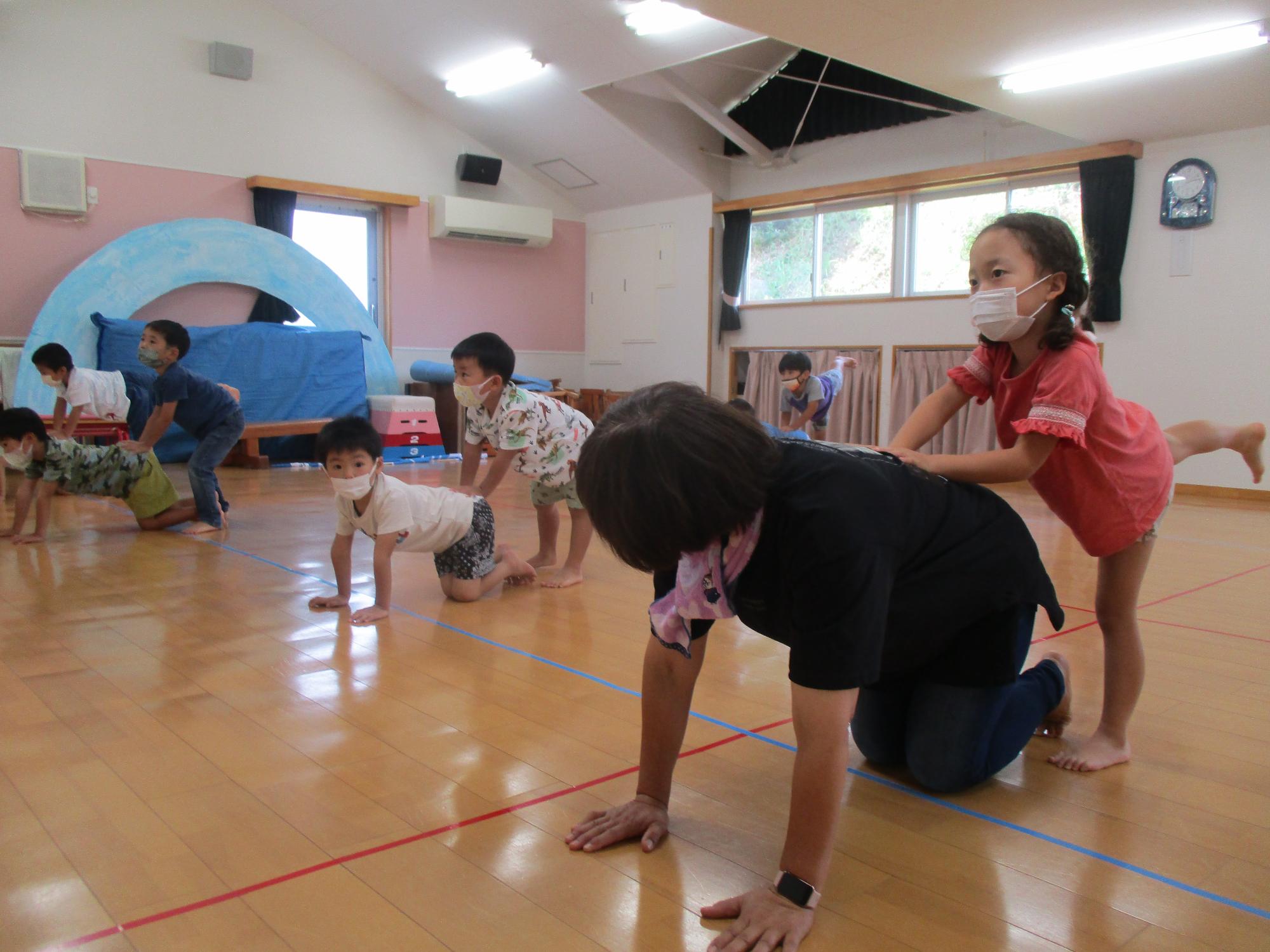 富岡保育園 発表会の練習風景