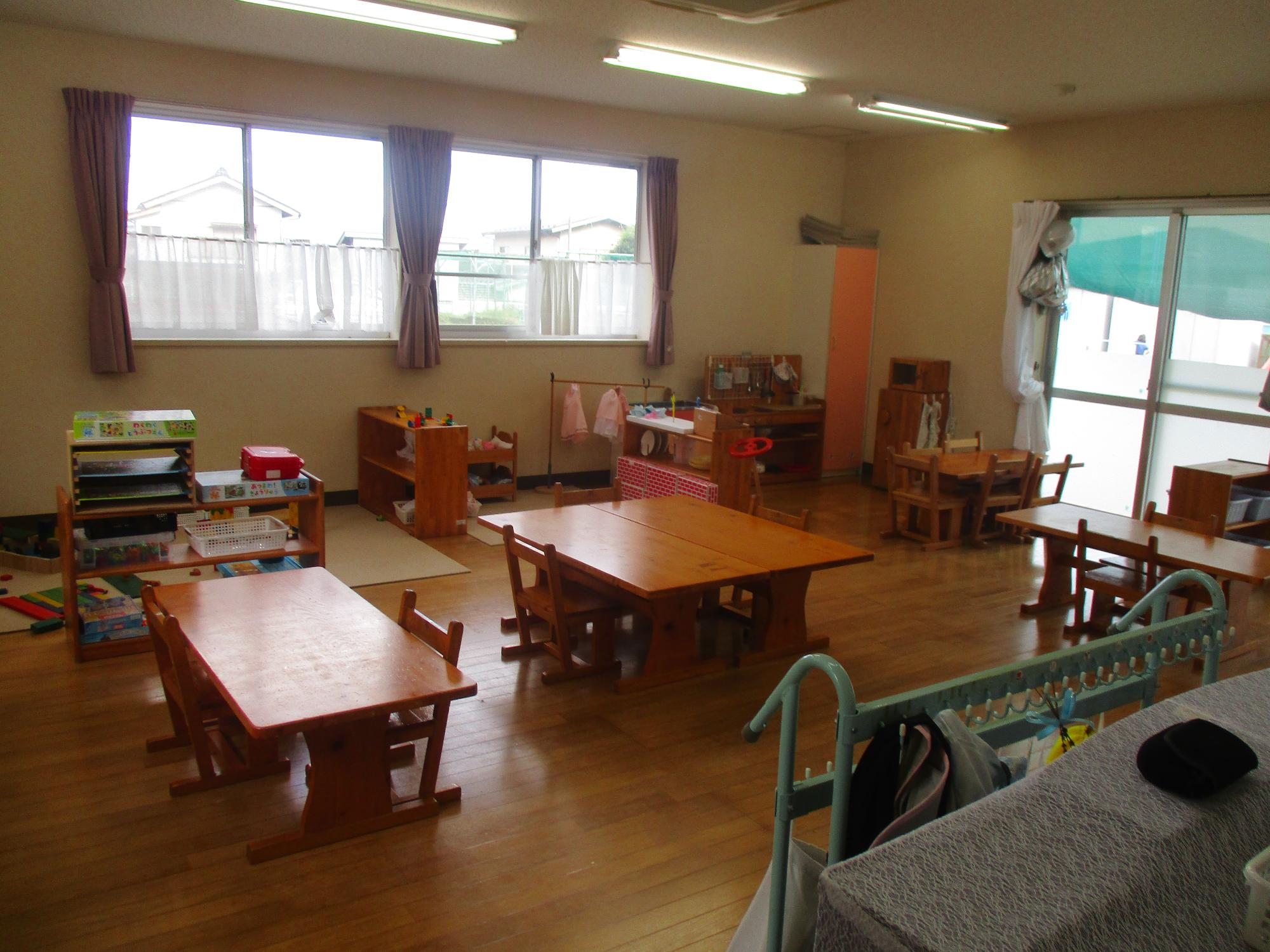 須山幼稚園 教室（2）