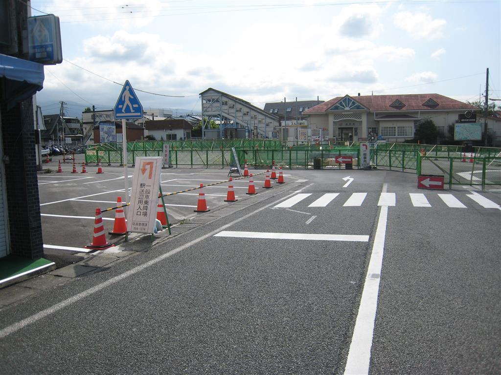 裾野駅前の一般車両乗降場の写真