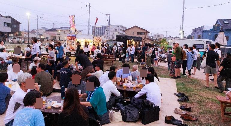 駅西公園で開催したビアガーデン