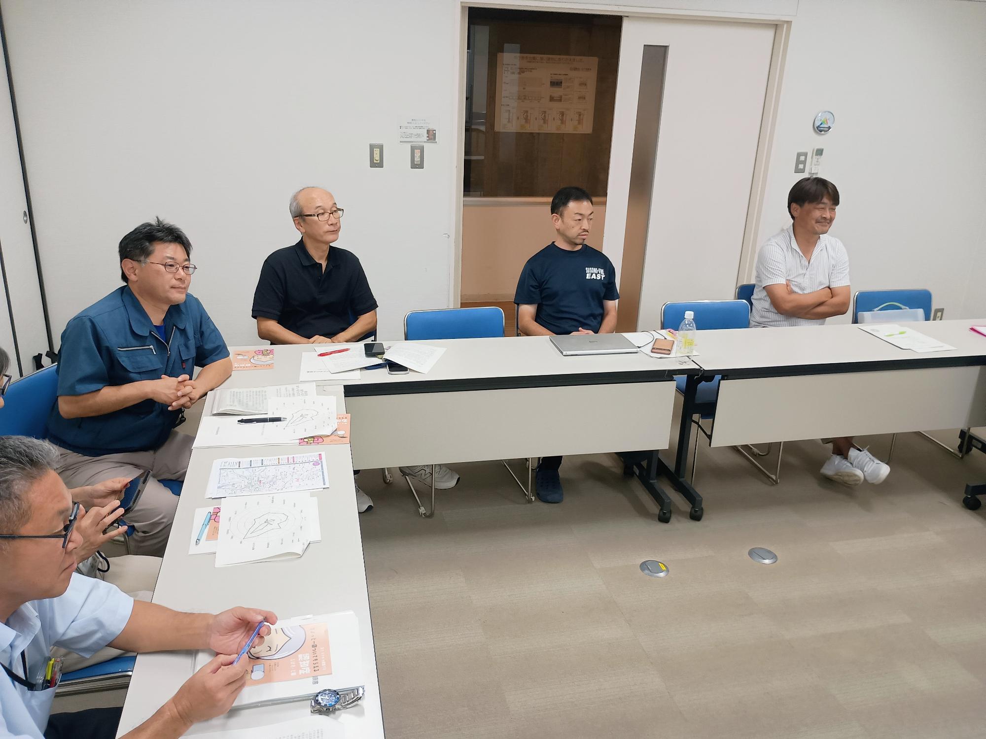 協議する委員