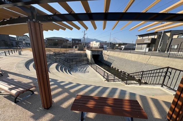 駅西公園